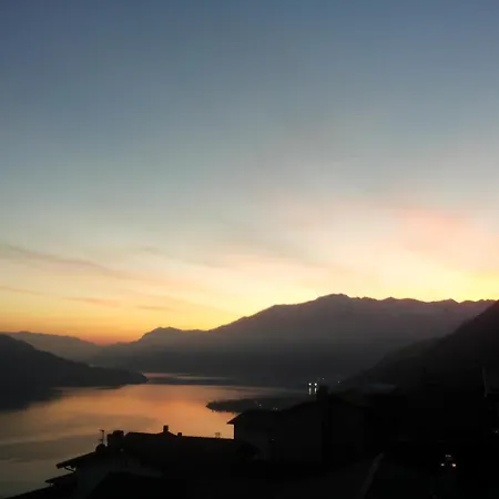 Lägenhet Montemezzo Le In Pietra *