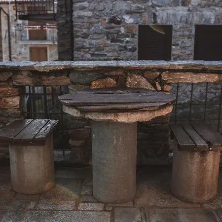 Lägenhet Montemezzo Le In Pietra